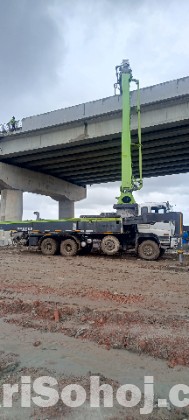Concrete boom pump